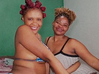 FlowerSaltry couple live on ImLive